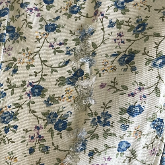 Love Fire Distressed Floral Skinny Jeans - Picture 4 of 7